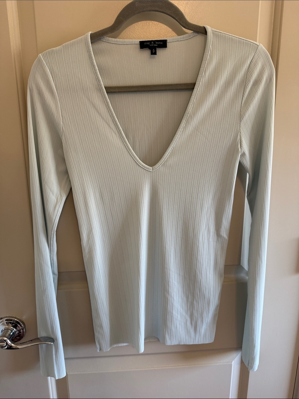 rag & bone deep v neck pale green small